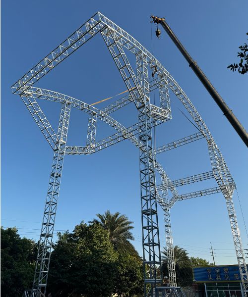 #Bolt Curved Truss Structure