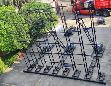 Solución de soporte de suelo LED de base extendida para pantallas altas